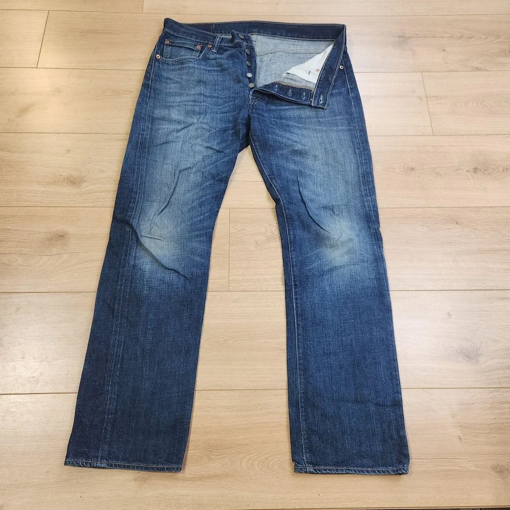 Levis 501 Jeans Mens 34x32 Blue Med Wash Button Fly Straight Denim Casual
